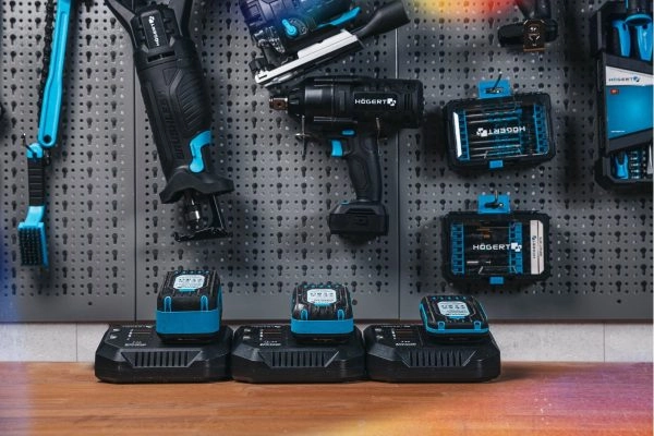 Sarj Cihazi 4A - Hogert 18V HT2E242-C40