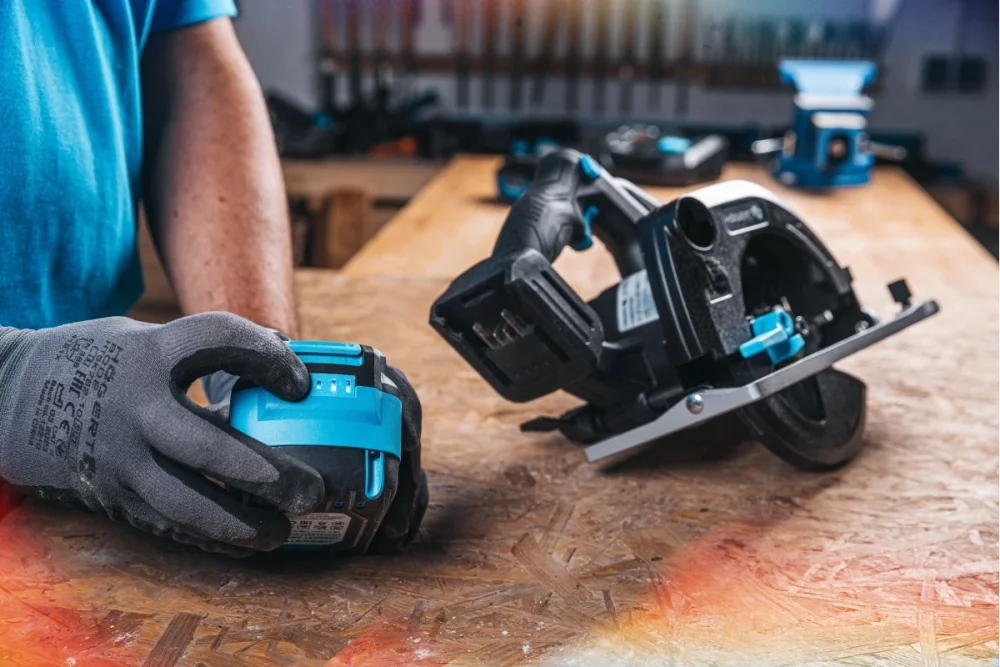 Akkumulyator 4.0Ah - Hogert 18 V HT2E240-A40